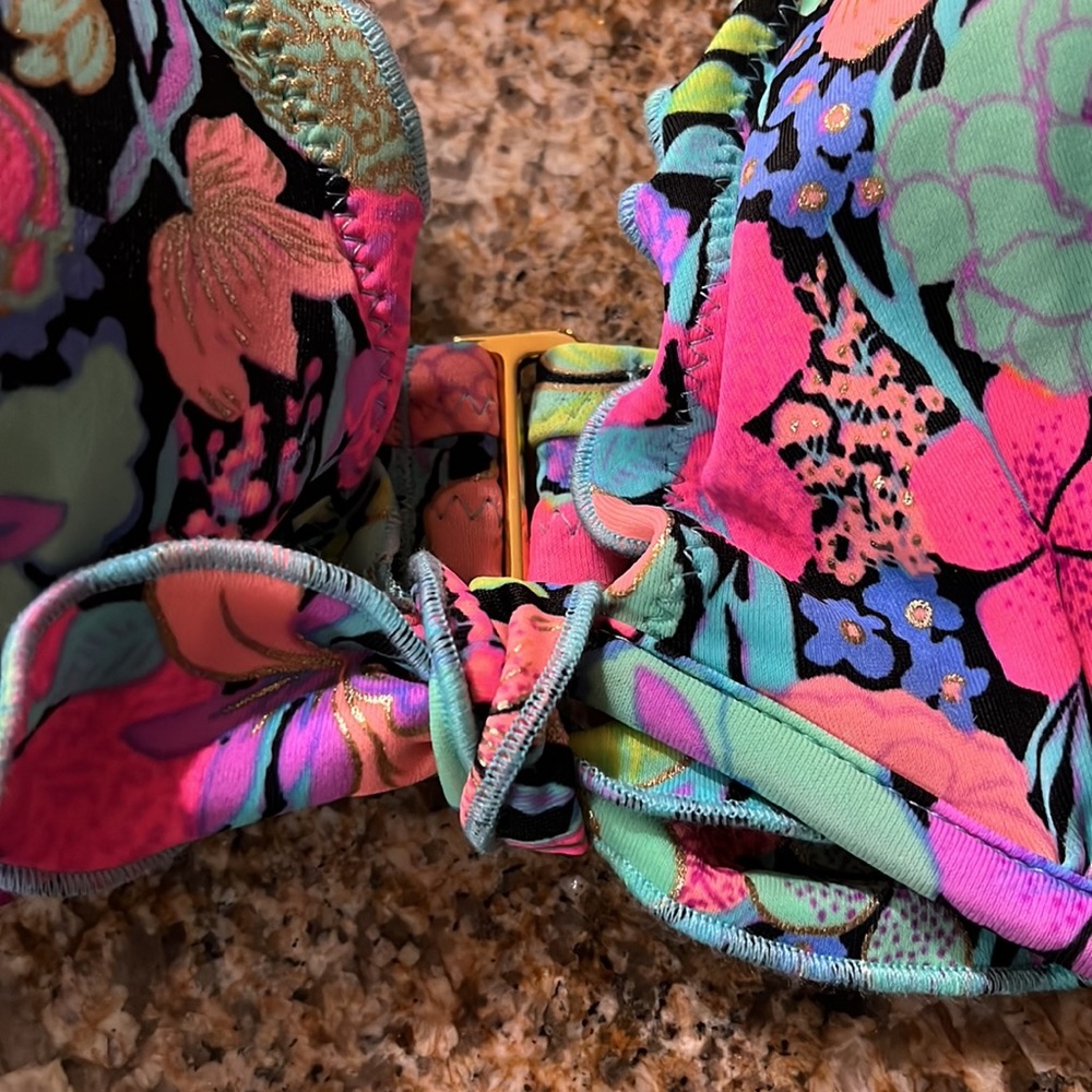 Victoria Secret Pink Floral swim top 34DD - Picture 3 of 6